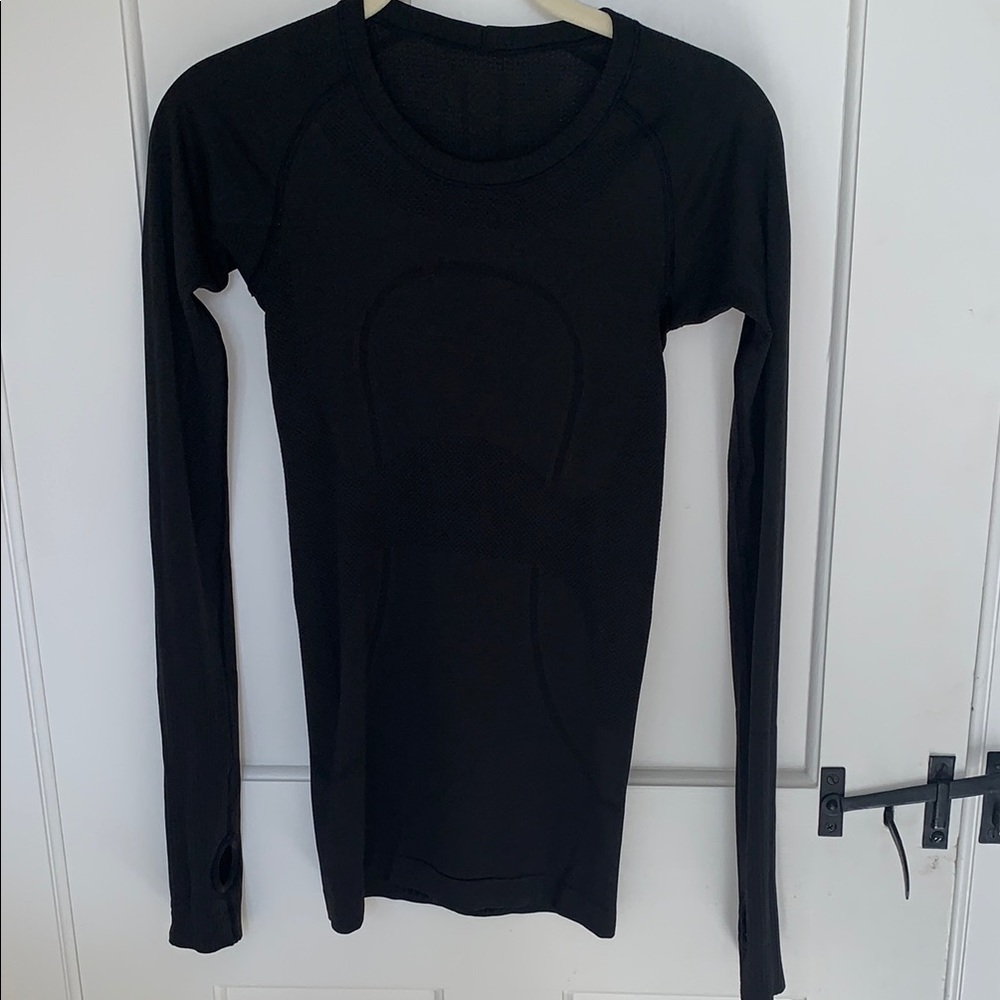Lululemon Black Long Sleeve Fitted Base Layer